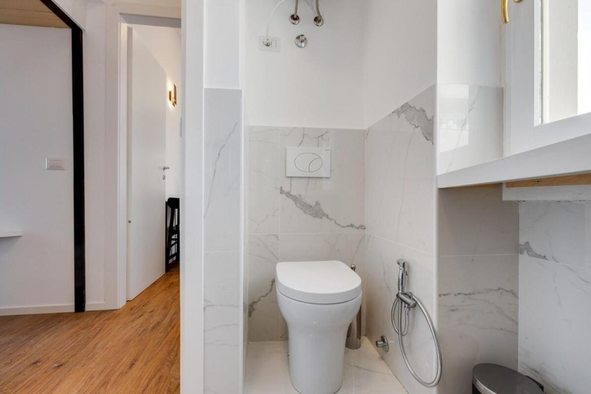 Homeby, Cozy Penthouse Apartment Milão Exterior foto