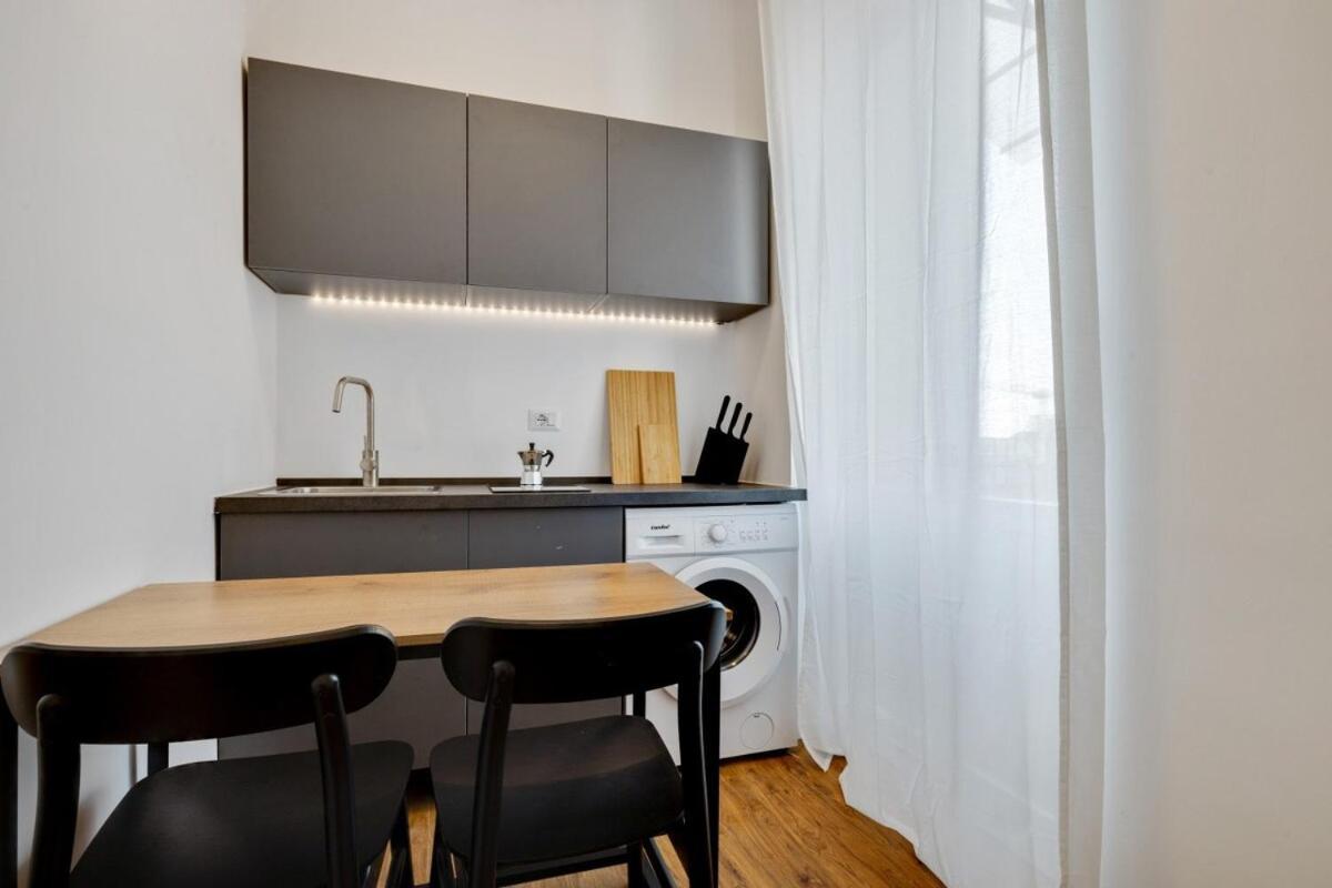 Homeby, Cozy Penthouse Apartment Milão Exterior foto